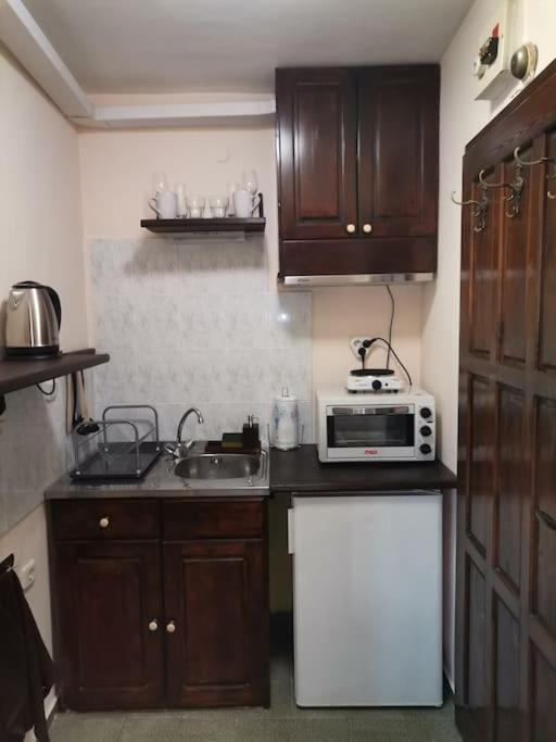Quiet Apartment *